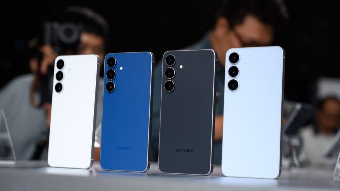 Samsung Galaxy S25 FE và Samsung Galaxy S25 Plus