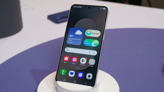 Galaxy S25 FE và Galaxy S24 FE