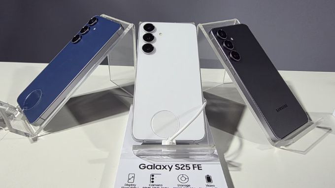 Galaxy S25 FE và Galaxy S24 FE