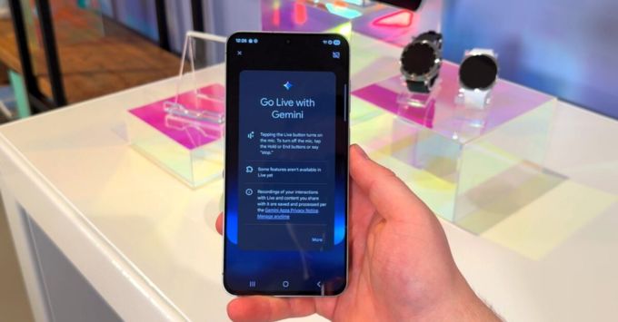 Đánh giá màn hình Galaxy S25 FE và Pixel 9a điện thoại nào hiển thị mượt mà