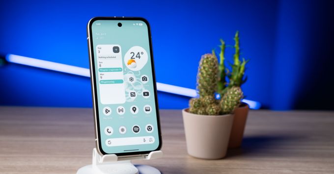 So sánh màn hình Galaxy S25 FE và Pixel 9a điện thoại nào hiển thị mượt mà