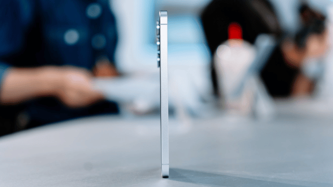 Thiết kế Galaxy S25 FE hoàn thiện mờ chống vân tay