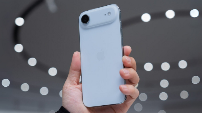 Thiết kế nội thất tối ưu giúp iPhone Air vừa mỏng vừa có pin khủng