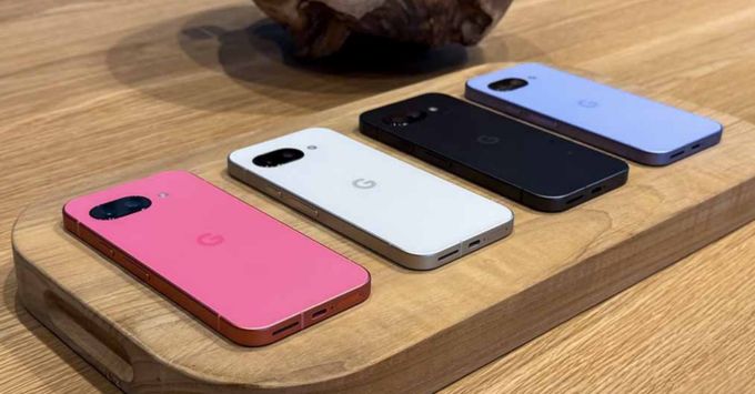 Google Pixel 9a là top những điện thoại nhẹ nhất 2025 với trọng lượng 186g