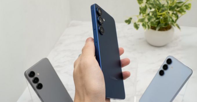 Samsung Galaxy S25 là top điện thoại nhẹ nhất 2025 với 167g