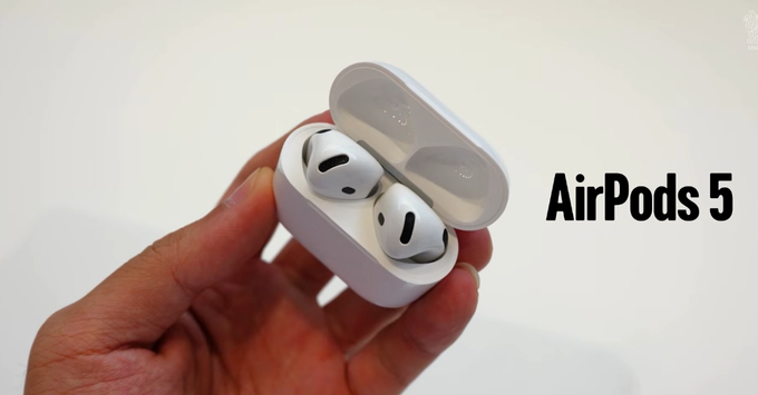 Nên mua AirPods 5 nếu bạn ưu tiên thiết kế open-ear thoải mái và mức giá tốt
