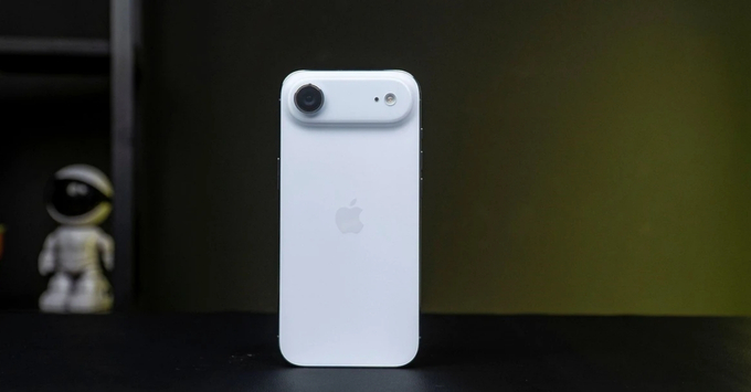 Điện thoại Apple iPhone Air năm 2026