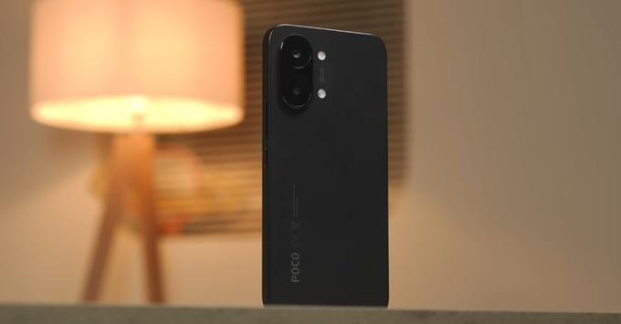 Thiết kế Poco X8 Pro Max mỏng nhẹ với mặt kính Gorilla Glass 7i