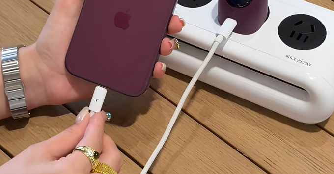 Sạc nhanh qua cổng USB-C cho người dùng bận rộn.