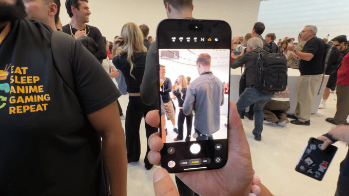 Camera chính iPhone 18 Pro Max lần đầu có khả năng thay đổi khẩu độ