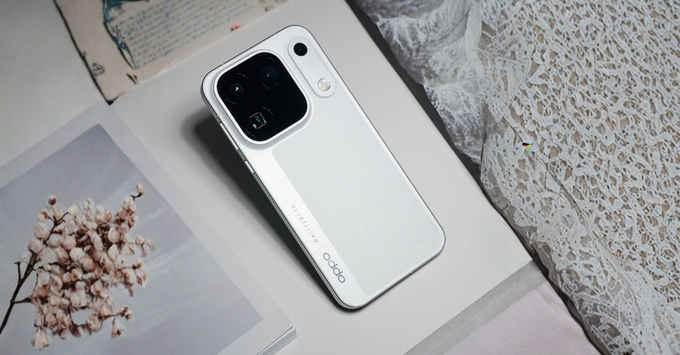 Find X10 Pro Max dành cho nhiếp ảnh gia hoặc doanh nhân trong công việc.