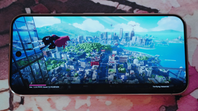 Pixel 11 Pro hiển thị tốt ngoài trời