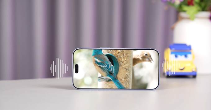 Độ sáng 3000 nits giúp iPhone 18 Pro Max hiển thị rõ nét ngay dưới ánh nắng gắt