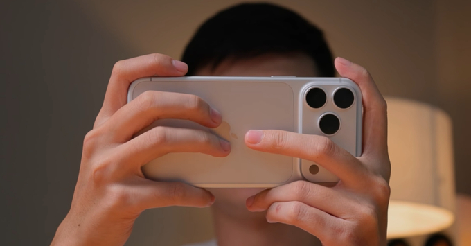 Chọn iPhone 18 Pro Max: Lựa chọn cho sự ổn định, quay phim chuyên nghiệp và đẳng cấp iOS