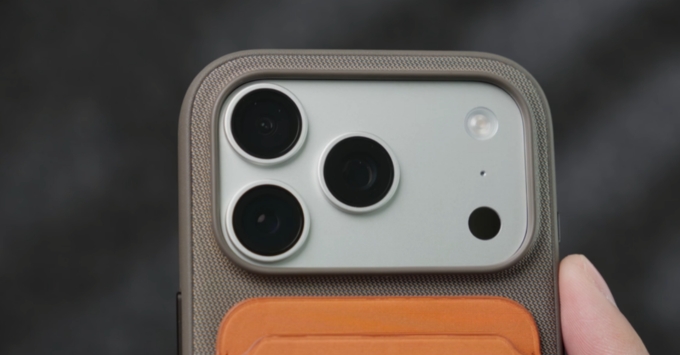Cận cảnh cụm camera 48MP nâng cấp với khẩu độ thay đổi trên iPhone 18 Pro tại Di Động Mỹ