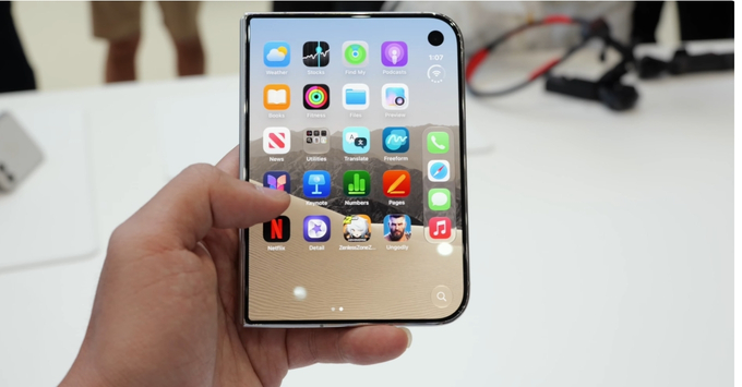 Trải nghiệm màn hình phụ 5.4 inch trên iPhone Duo