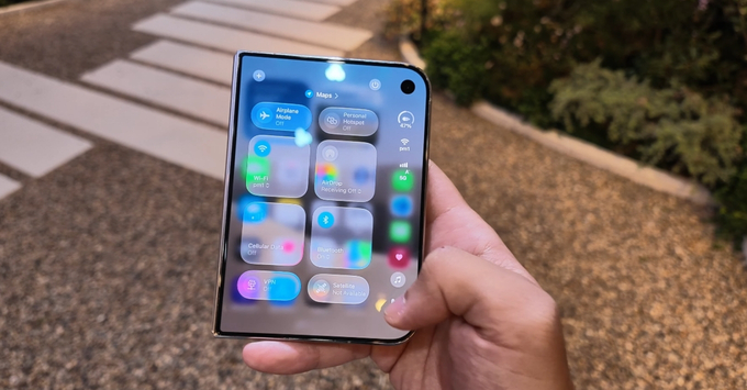 Viên pin 4700 mAh được tối ưu bởi chip A20 Pro trên iPhone Duo