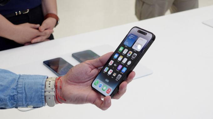 iPhone 14 Pro Max trang bị màn hình Super Retina XDR 6.7 inch