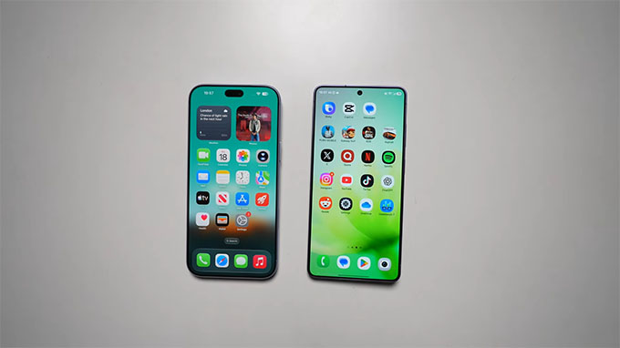 Cùng màn hình 6,9 inch 120Hz nhưng phục vụ hai gu khác nhau