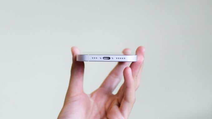 iPhone 17e sở hữu viên pin dung lượng 4005 mAh