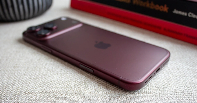 iPhone 18 Pro Max được Apple trang bị viên pin Lithium-ion