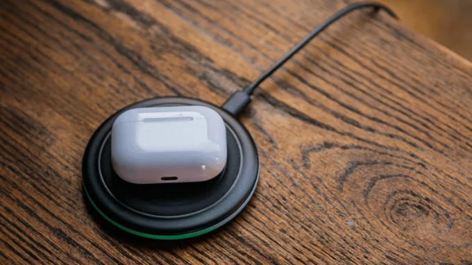 Sạc không dây AirPods thuận tiện khi dùng hằng ngày