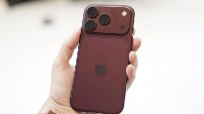iPhone 18 Pro Max màu Đỏ Burgundy