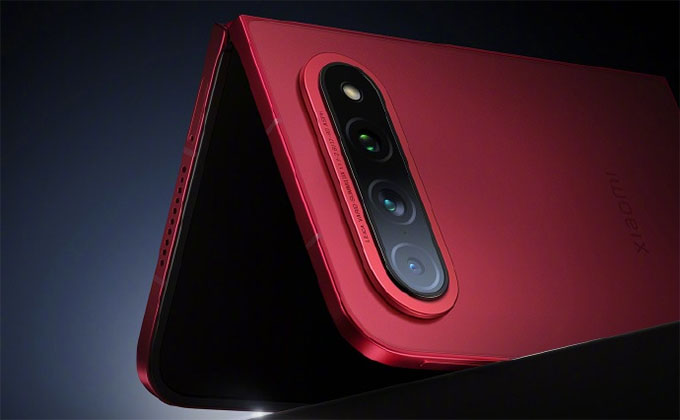 Xiaomi 18 Fold là một máy gập ngang khổ rộng
