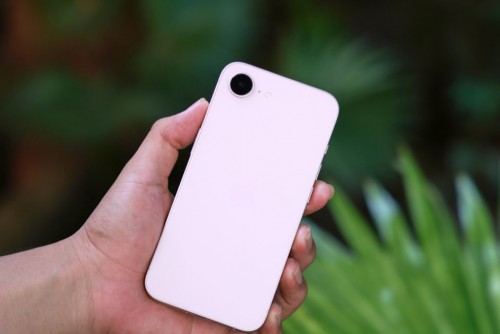 Samsung Galaxy S26 FE và iPhone 17e: Sự lựa chọn nào tốt hơn?