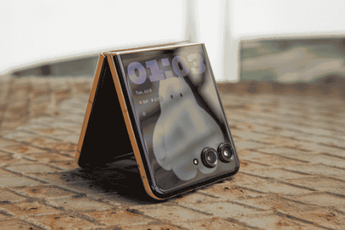 Mua Motorola Razr 60 Pro ở đâu uy tín, giá tốt nhất?