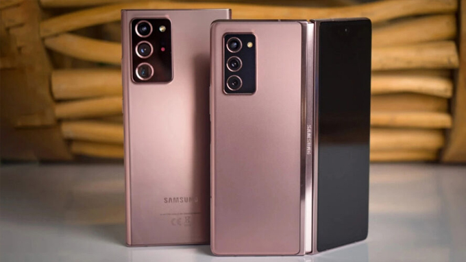 Không phải Galaxy S21, Galaxy Z Fold 3 mới là điện thoại đầu tiên tích hợp camera selfie dưới màn hình