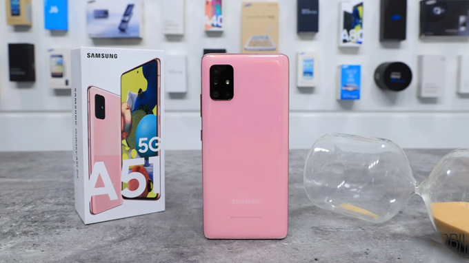 Samsung Galaxy A51 5G được hoàn thiện từ chất liệu nhựa giả kính