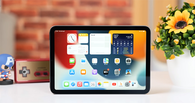 iPad mini 6 giá rẻ được tích hợp cảm biến tay Touch ID vào nút nguồn ở cạnh trên