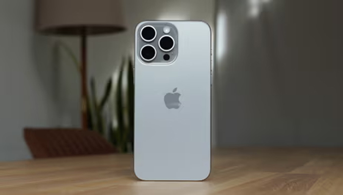  iPhone 15 Pro Max và iPhone 12 Pro Max về thông số camera