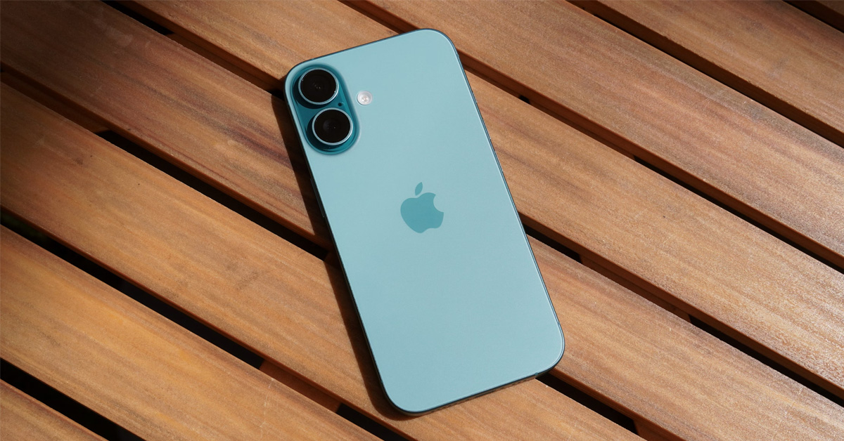 Người dùng iPhone báo cáo sự cố hao pin nhanh sau khi cập nhật iOS 18