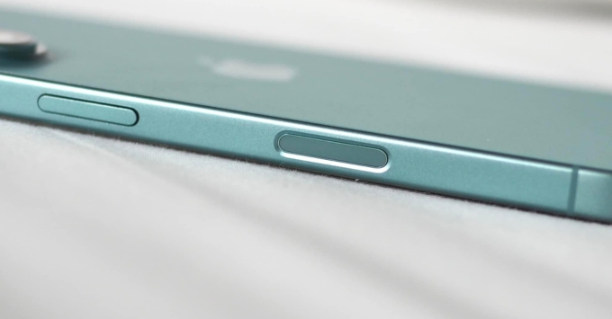 iPhone 16 Plus 128GB Active Online thiết kế thanh bên