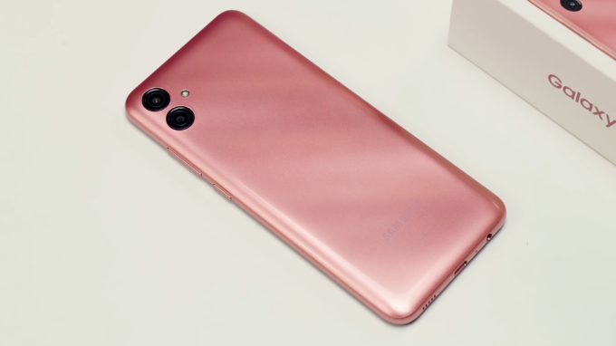Samsung Galaxy A04e chơi game ổn định