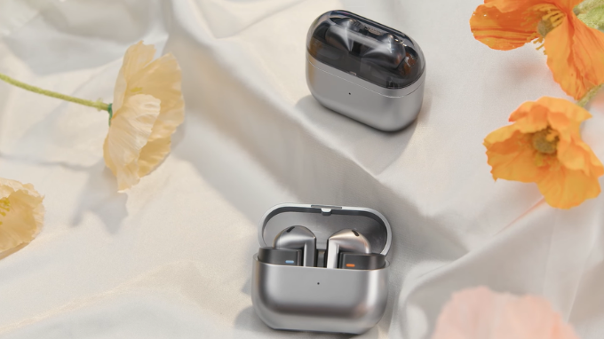 Thiết kế Galaxy Buds 3 nhỏ gọn và đệm tai kín hơn