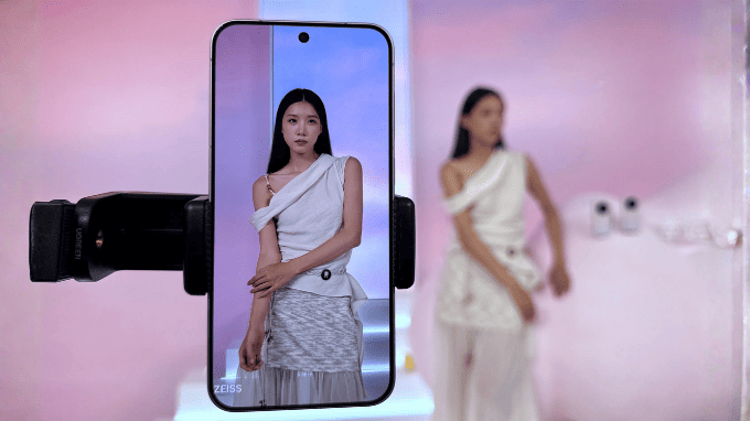 Camera telephoto 200MP periscope với ZEISS trên Vivo X300 Pro