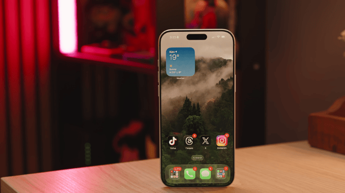 Độ sáng đỉnh 3.000 nit giúp iPhone 17 Pro Max 1TB hiển thị rõ ràng