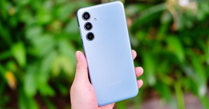 Samsung Galaxy M35 5G thuộc top điện thoại Samsung pin trâu