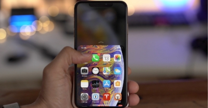 Reachability, hay còn được biết đến với tên gọi Tầm với, là một tính năng trợ năng thông minh được tích hợp sẵn trên các thiết bị iPhone