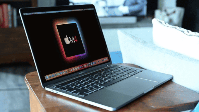 MacBook Pro M4 xử lý công việc đa nhiệm một cách dễ dàng