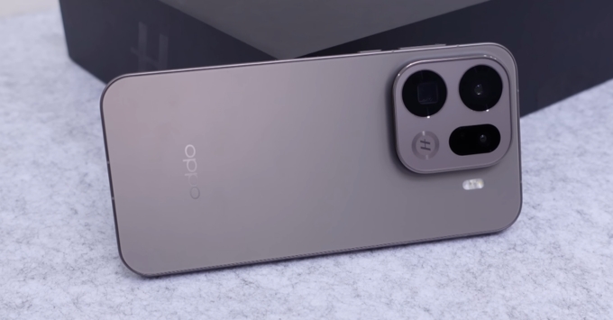 Thiết kế của OnePlus 15 vs OPPO Find X9 Pro có gì khác biệt?