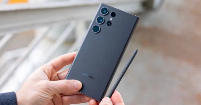 Samsung Galaxy S23 Ultra nằm trong top điện thoại Samsung pin trâu