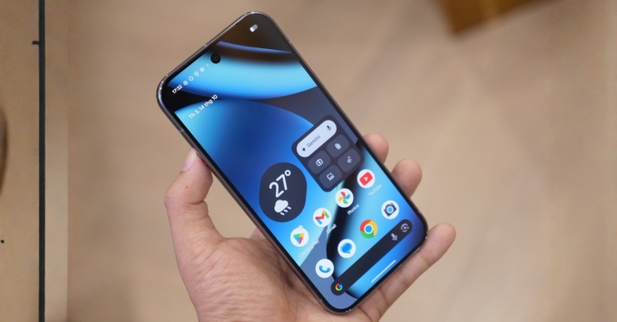 Trải nghiệm giải trí, xem phim trên màn hình của máy Vivo X300 Pro hay PIxel 10 Pro tốt hơn?