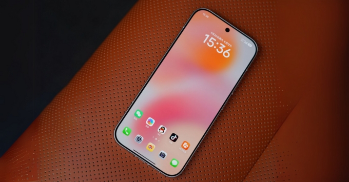 Đánh giá màn hình Xiaomi 17 và Pixel 10 hiển thị có sắc nét