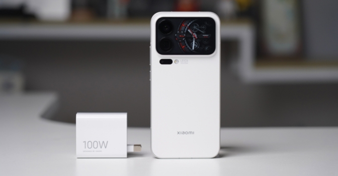 So sánh pin, sạc Xiaomi 17 Pro Max và Galaxy S25 Ultra