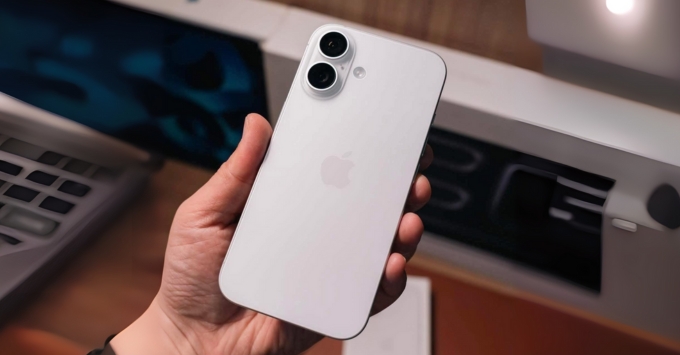 Thiết kế công thái học trên iPhone 17 512GB có sang trọng và bền bỉ hơn?