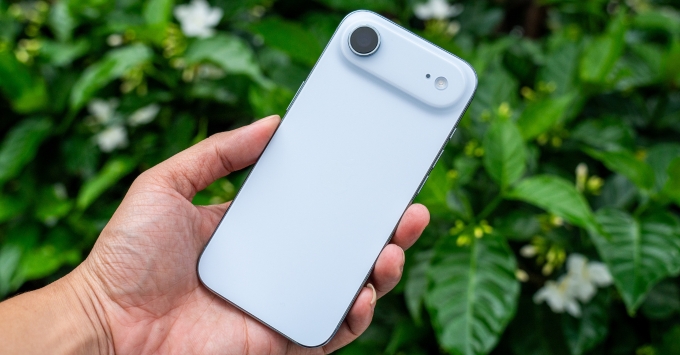 Thiết kế iPhone Air 512GB nhỏ gọn với 4 màu đen, xanh biển, vàng, trắng